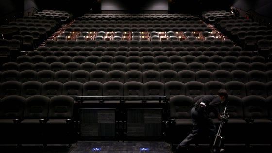 Emilia-Romagna, dal 15 giugno si torna al cinema e a teatro