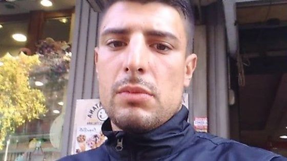 Ponza, ragazzo trovato morto in un giardino: è un ex campione di kickboxing