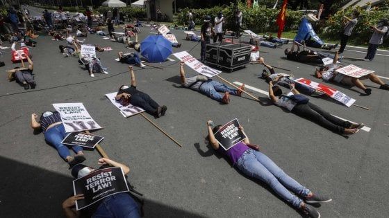 Filippine, proteste e appelli contro la controversa legge anti-terrorismo di Duterte