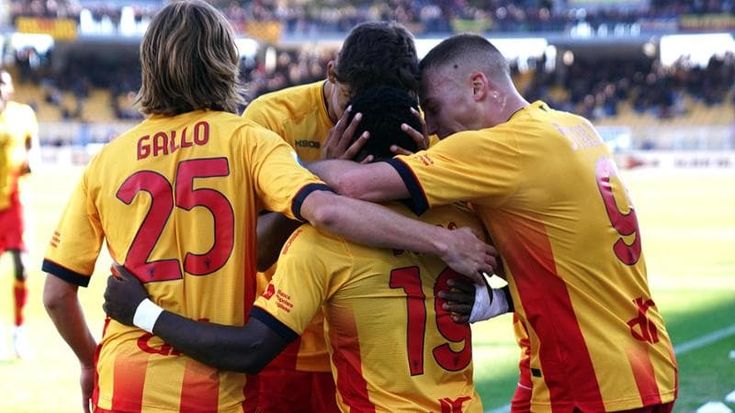 Lecce-Torino 2-1, i giallorossi si sbloccano in casa. Falcone para un rigore al 91’