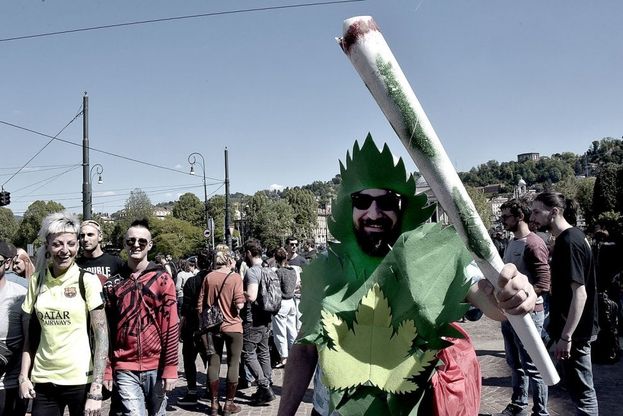 Cannabis Parade, il corteo antiproibizionista per la marijuana legale