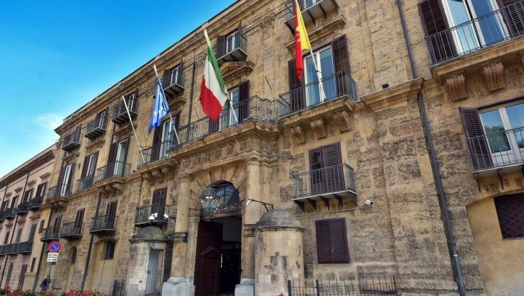 Pioggia di assunzioni e contributi milionari: arriva la manovra elettorale