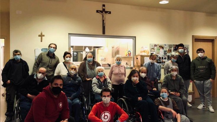 Un pacco per sorridere: gli universitari aiutano la Casa della Carità di Gaiano 