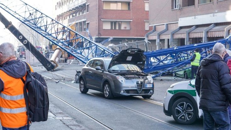 Il sopravvissuto: "Un boato, poi il botto sul tettuccio, sono salvo grazie alla mia auto" 