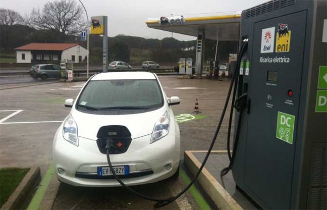 Sorpresa, l'auto elettrica si ricaricherà in autostrada
