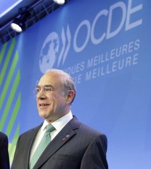 La crisi ha dimezzato la fiducia degli italiani verso il governo