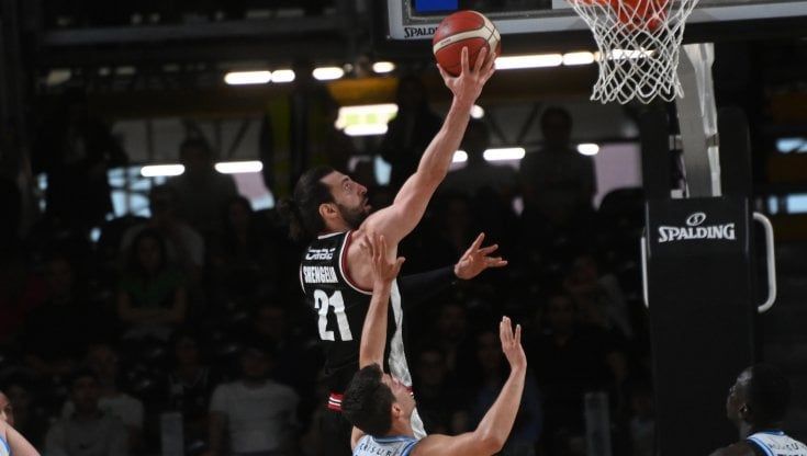 Serie A, Tortona ko a Napoli, Virtus e Milano scappano via
