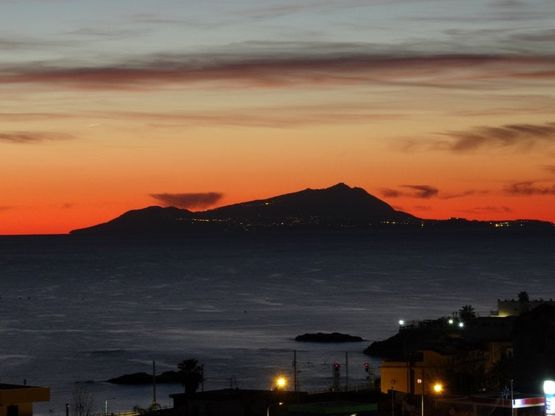 Napoli vista da Torre del Greco, il fascino dell'altro profilo della città