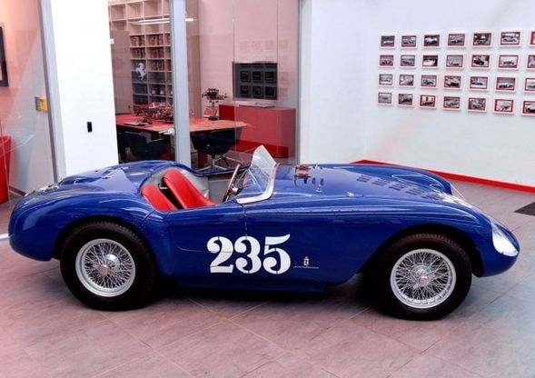 Livrea #11, ispirata alla Ferrari 500 Mondial Pinin Farina Spider del 1954