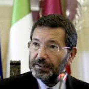 Stadio Roma, Marino contro Raggi: "Cancellate le opere pubbliche, è un favore ai costruttori"