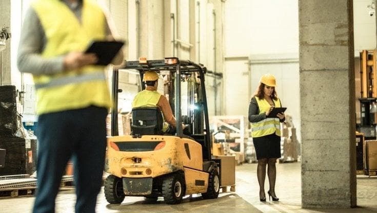 Il troppo lavoro svuota le vite