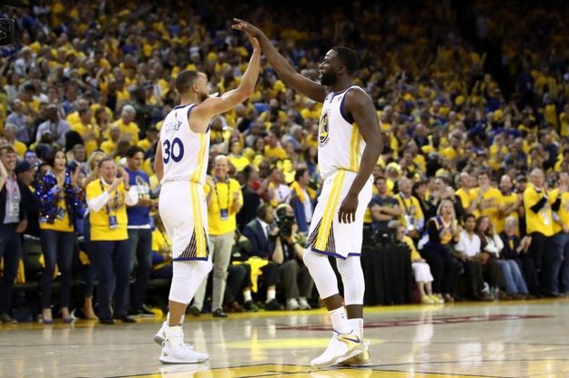 Finals Nba, gara-1 a Golden State nonostante i 51 punti di LeBron. Cleveland infuriata con l'arbitro