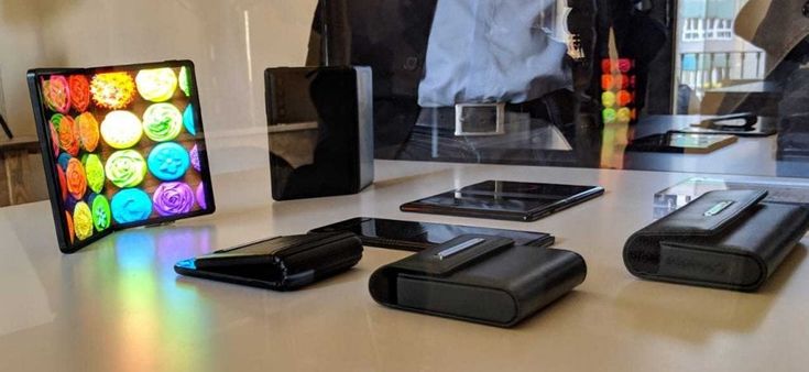 Mwc 2019, Tcl va sul sicuro col nuovo Alcatel 3. E svela i suoi prototipi pieghevoli