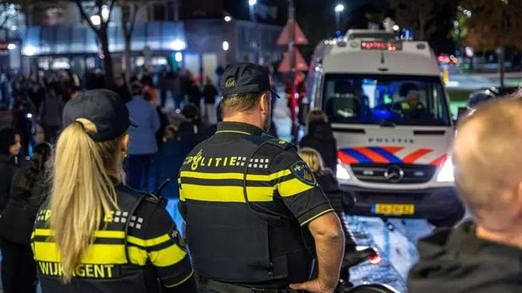 Eindhoven, oltre 230 tifosi del Napoli fermati: "Rischio incidenti". L’avvocato: “Numerati su mani”