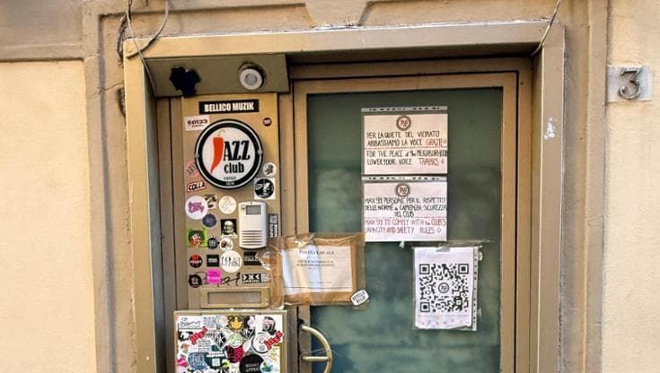 Sigilli al Jazz club, trovate il doppio delle persone rispetto alla capienza. Sei lavoratori al nero
