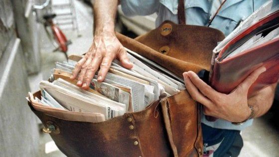 Centinaia di lettere e pacchi rubati: postina arrestata nel Salento