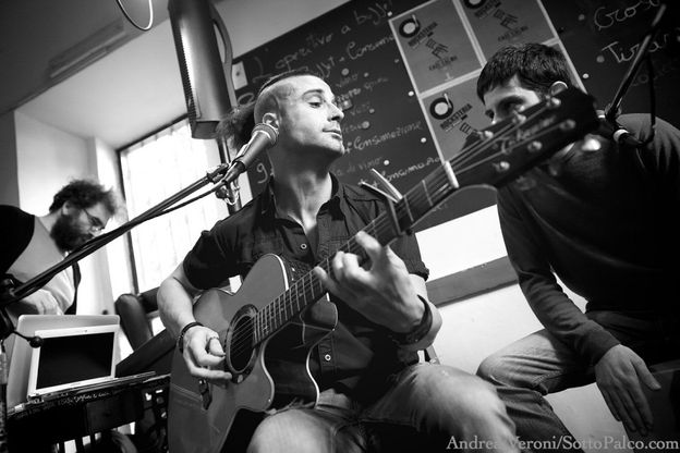 Rocksteria, il rock acustico dei Caos calmo al brunch domenicale