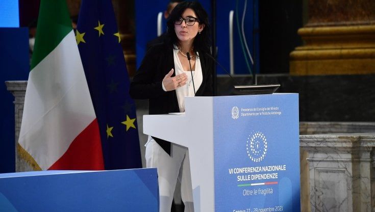Cannabis, ancora polemiche. Gasparri: "La legalizzazione non passerà mai". Pierantoni (M5S): "Destra cieca"