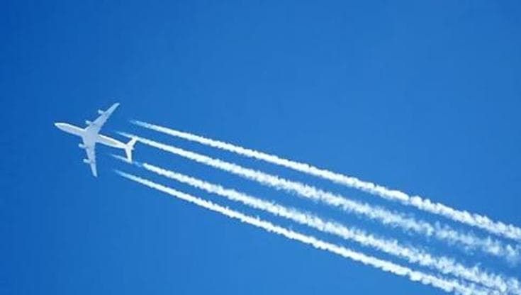 Perché i complottisti continuano a parlare di scie chimiche