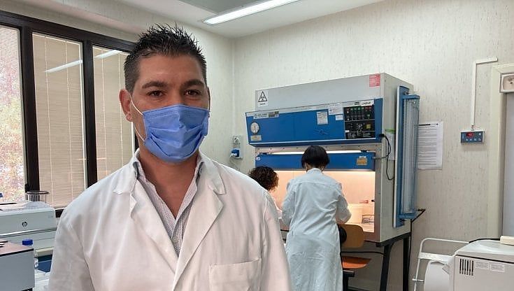 Coronavirus, il medico dell'Istituto zooprofilattico di Foggia e l'allarme variante Delta: "A rischio i più giovani" 