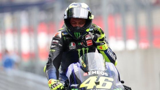 MotoGp, Rossi: ''Avere figli? Ci vuole donna giusta e forse l'ho trovata'' 