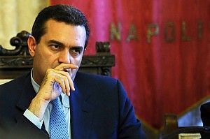La risposta del sindaco: <br />"Mi autodenuncio"