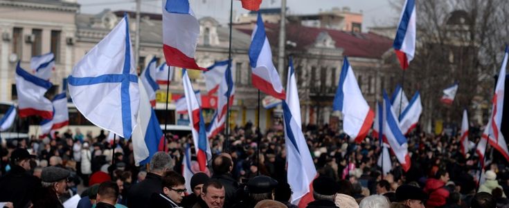 Ucraina, Putin chiama Merkel e Cameron: "Referendum legittimo". Nuova base ucraina occupata
