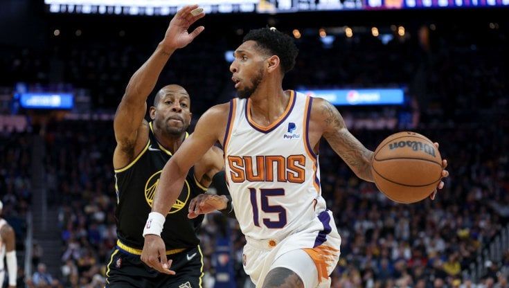 Basket, Nba: Phoenix inguaia Golden State, Memphis riscrive la propria storia