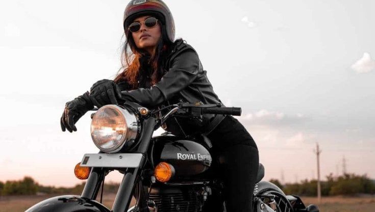 Royal Enfield, quando la moto sceglie lo stile donna