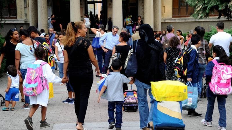 Ero una bimba straniera, oggi insegno. Ma da allora non è cambiato nulla: nessun aiuto per la lingua