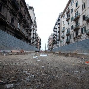 Cantieri infiniti, il sindaco Orlando dice di sì agli sgravi fiscali ma non retroattivi
