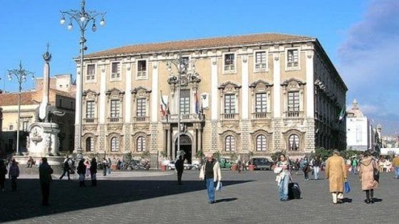 Coronavirus Catania, niente udienze in tribunale. Salta il convegno sul turismo, chiude un terminal di Fontanarossa