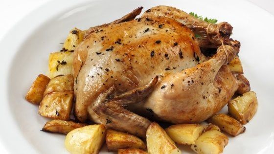 Pollo al forno con le patate: la ricetta perfetta in 15 mosse infallibili