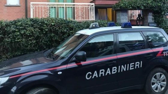 Firenze, mamma denuncia: "Maestra obbliga bimbo a dare un calcio al compagno"