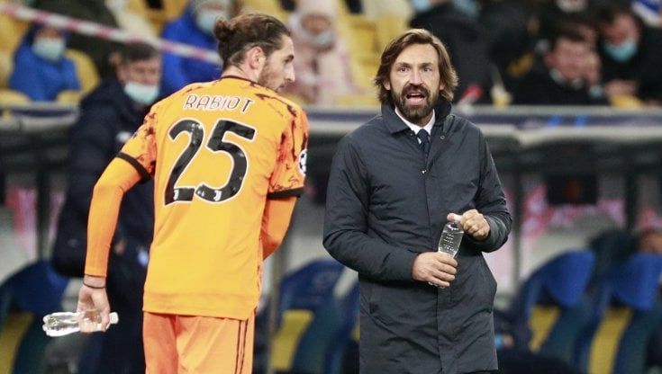 Juventus, Pirlo: "Squadra più solida. Dybala? Gli serve tempo"