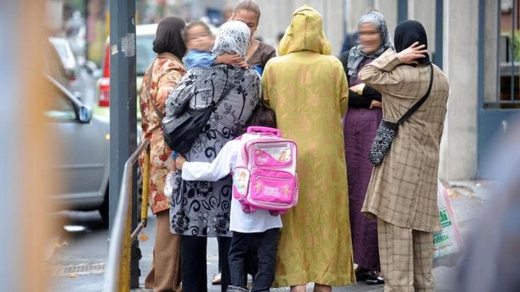 Nel Paese delle lingue-pasticcio. Il velo, libertà e mortificazione