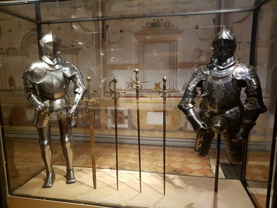 Roma,  "Armi e potere" a Castel Sant'Angelo e Palazzo Venezia, tra spade e balestre del '500