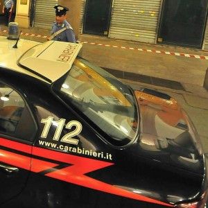 Agguato in un circolo sportivo, ferito gravemente un ragazzo