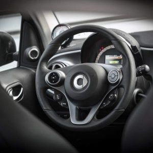 Nuova Smart: viaggiare elettrico costa 23.800 euro