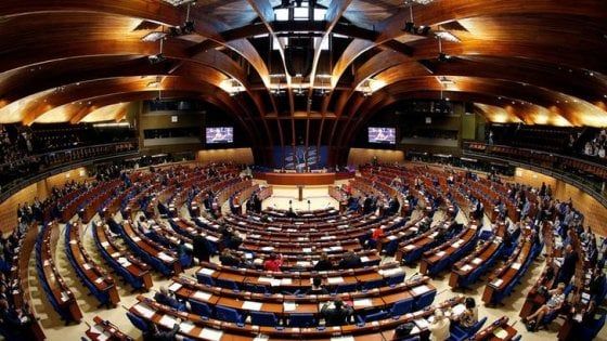 Il Consiglio d'Europa attacca l'Italia: "I politici incitano all'odio"