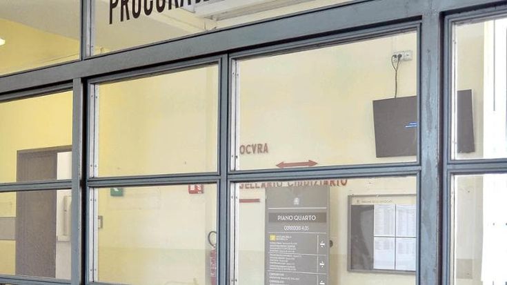 Caporalato a Milano, controllo giudiziario per 4 società di vigilanza: “Lavoratori sfruttati”