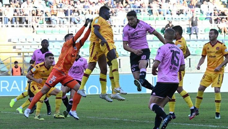 Serie B, il Palermo non si sblocca: 0-0 con il Cittadella. Il Pisa batte il Modena e lascia la zona retrocessione