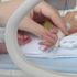 Morte cerebrale per il neonato scosso dalla mamma