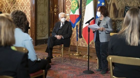 Mattarella, l'occupazione femminile in Italia è troppo bassa: "Inconcepibile e paradossale per un Paese del G7"