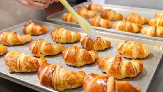 Il prezzo del burro è più che raddoppiato, impennata dei prezzi per cornetti e brioche