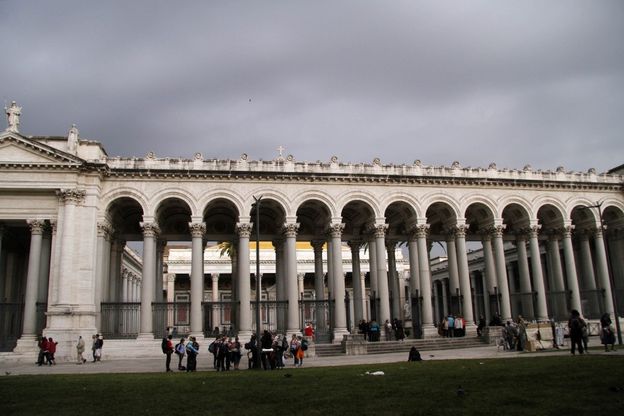 La lunga notte di preghiera nella basilica di San Paolo Fuori le Mura