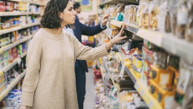 Packaging, il 65% degli italiani sceglie i prodotti in base alle confezioni più sostenibili 