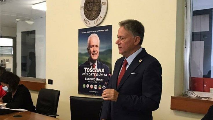 Aulla, Covid: il sindaco vieta di fumare vicino ai negozi aperti
