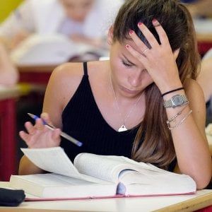 Serianni: "Per la maturità non fate il tototema e leggete i giornali" 