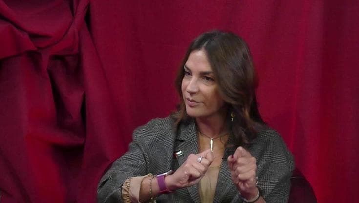 Viola Ardone: "Quando arrivi a dire 'definisci un bambino' hai smarrito l'umanità"